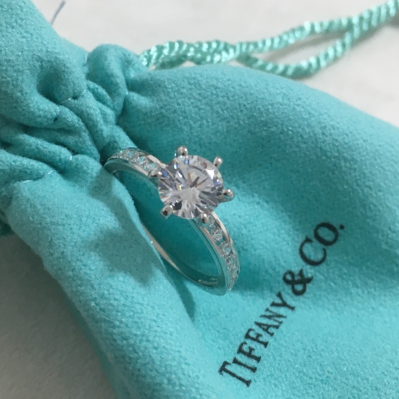 AUTHＴïfḟaｎy ring