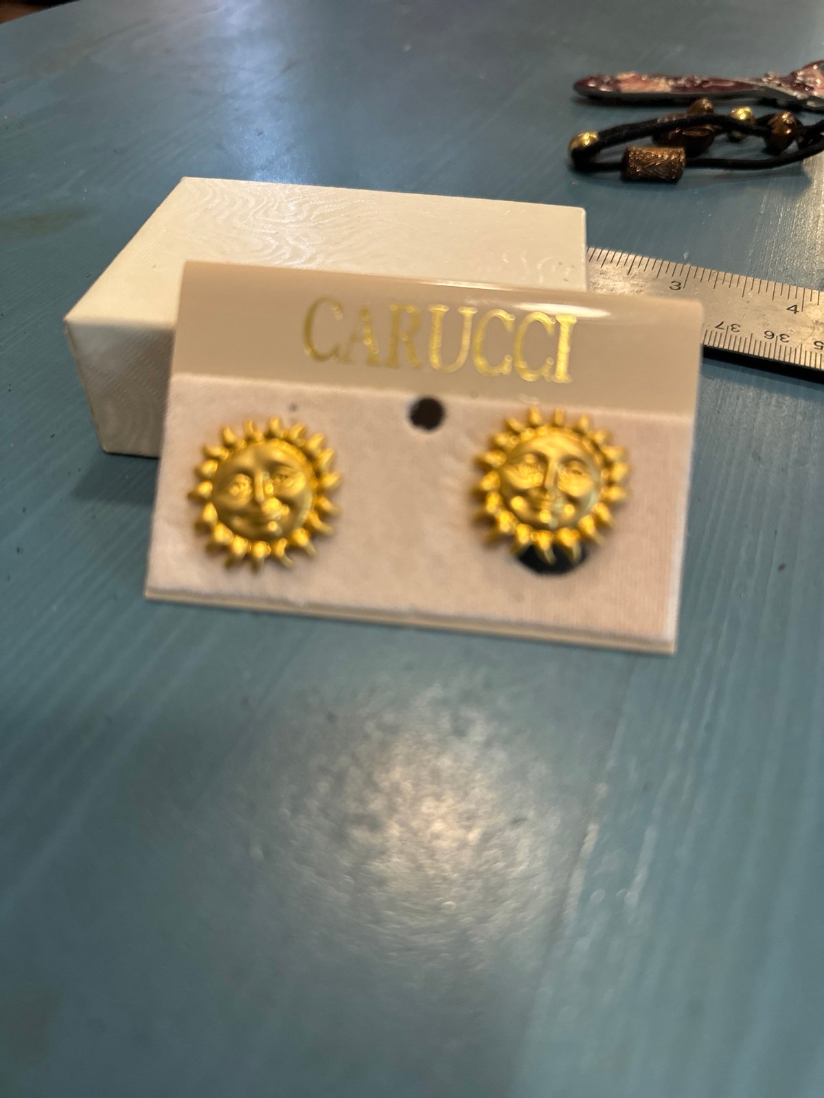 Carucci vintage sun clip earrings gold tone