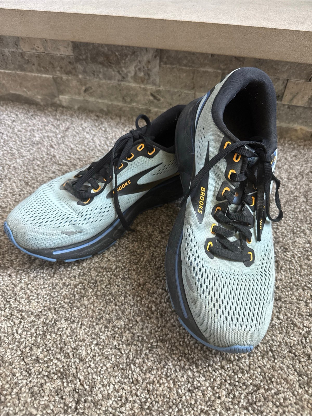 Brooks Ghost Women’s 8.5 Running Shoes