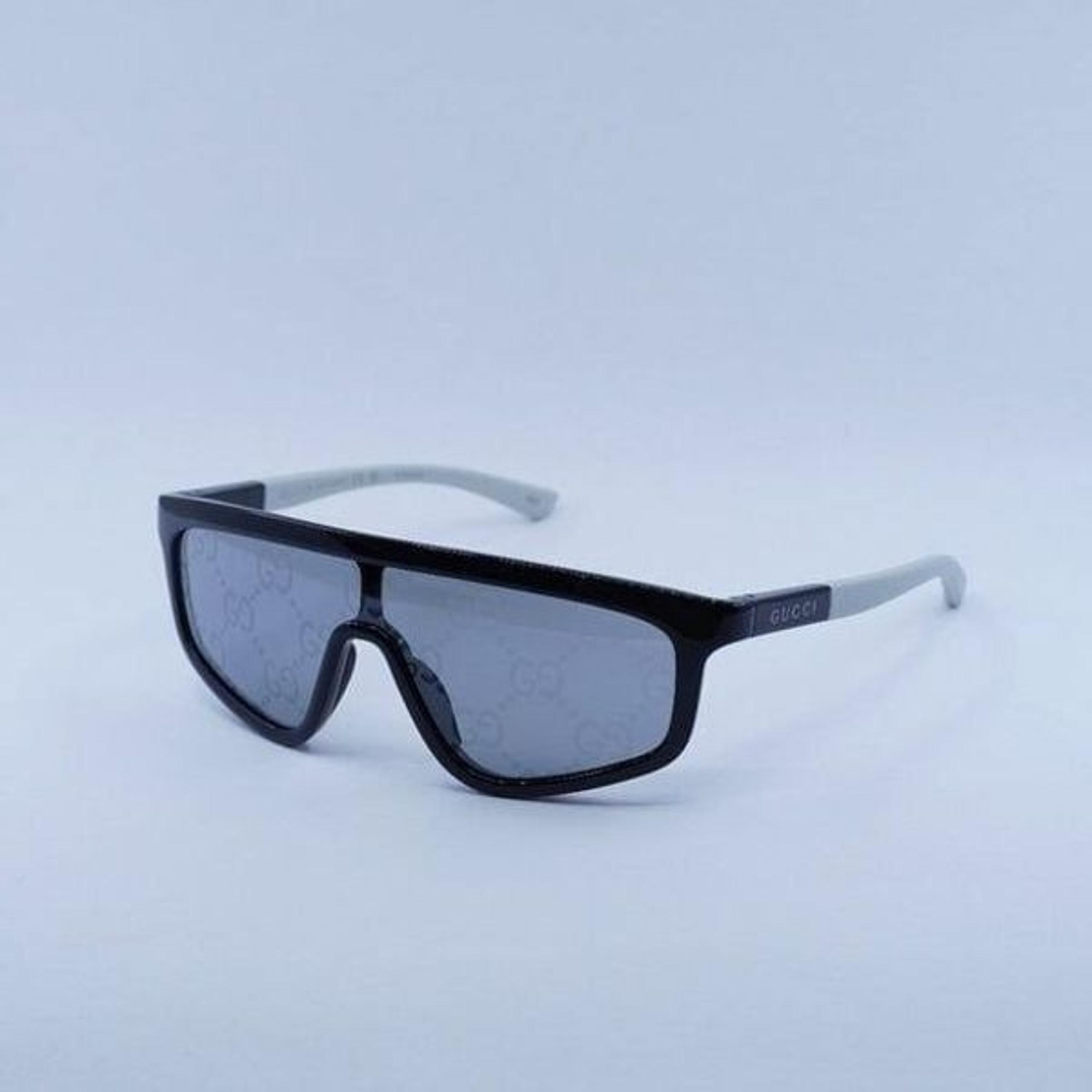New Gucci GG1736S 003 Sunglasses - Black Frame, Smoke with GG Pattern Lenses