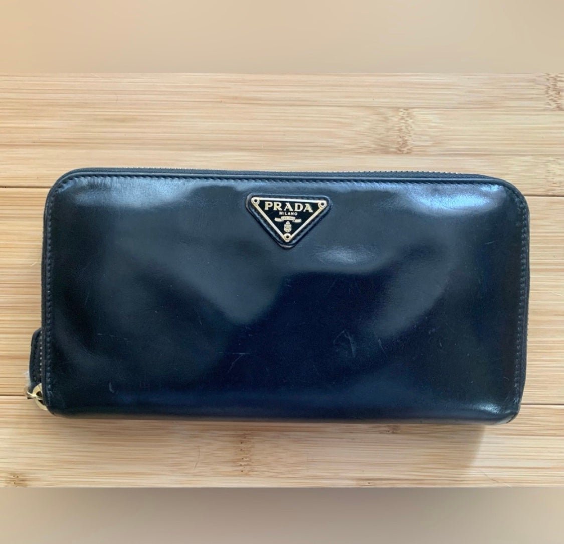 Prada zippy wallet