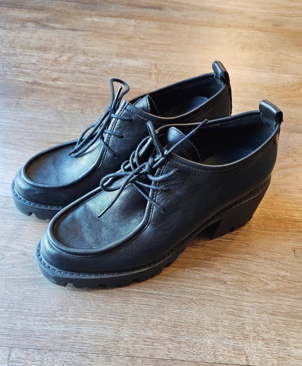 Carmela Love for leather Chunky Moccasin-seam Penny Loafer Shoes sz 40