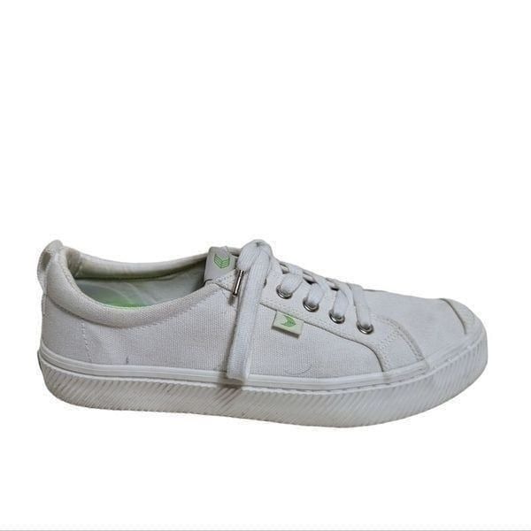 Cariuma White Tennis Sneakers
