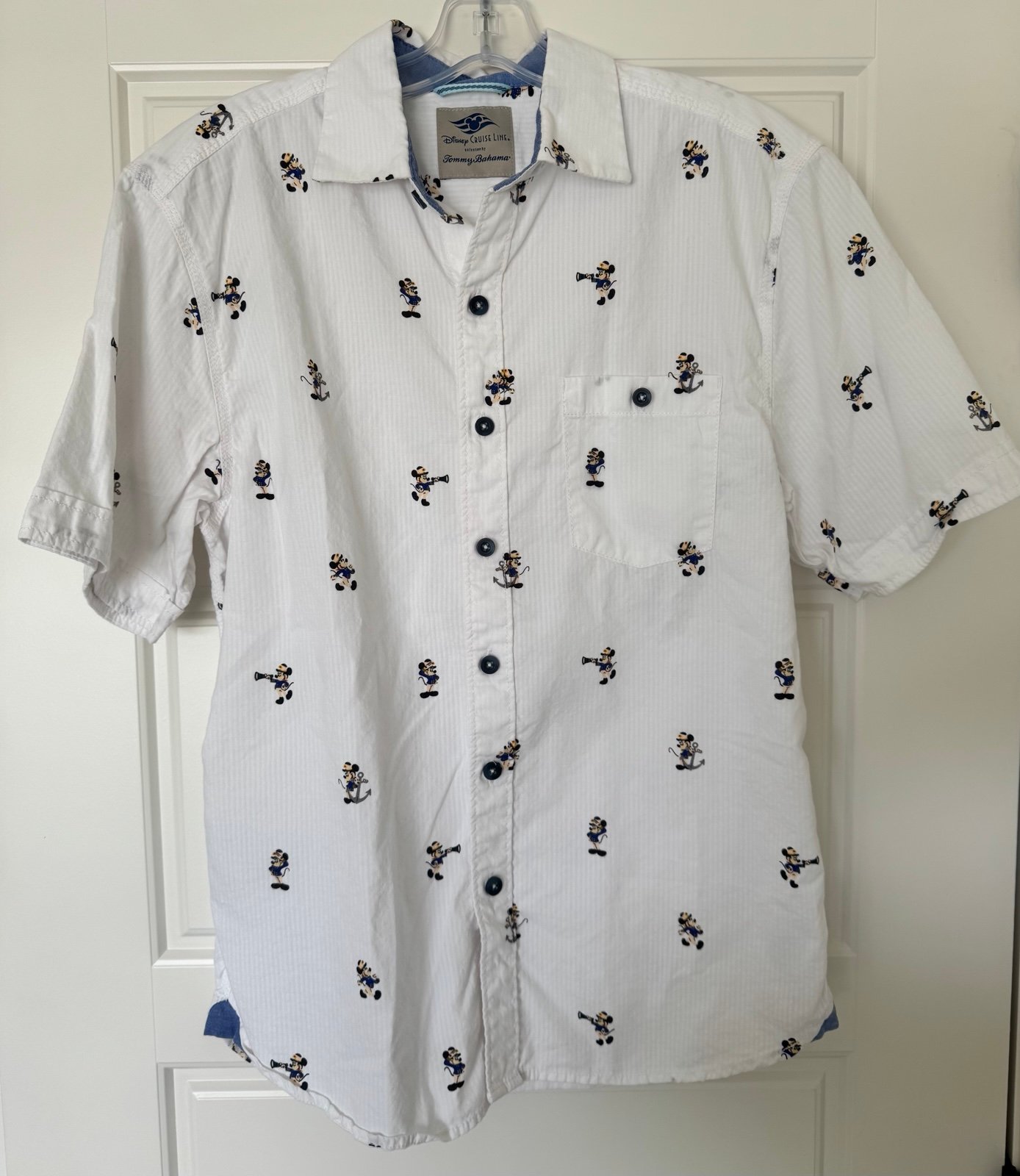 Disney Cruise Line Tommy Bahama White MIckey Mouse Short Sleeve Shirt / Size M