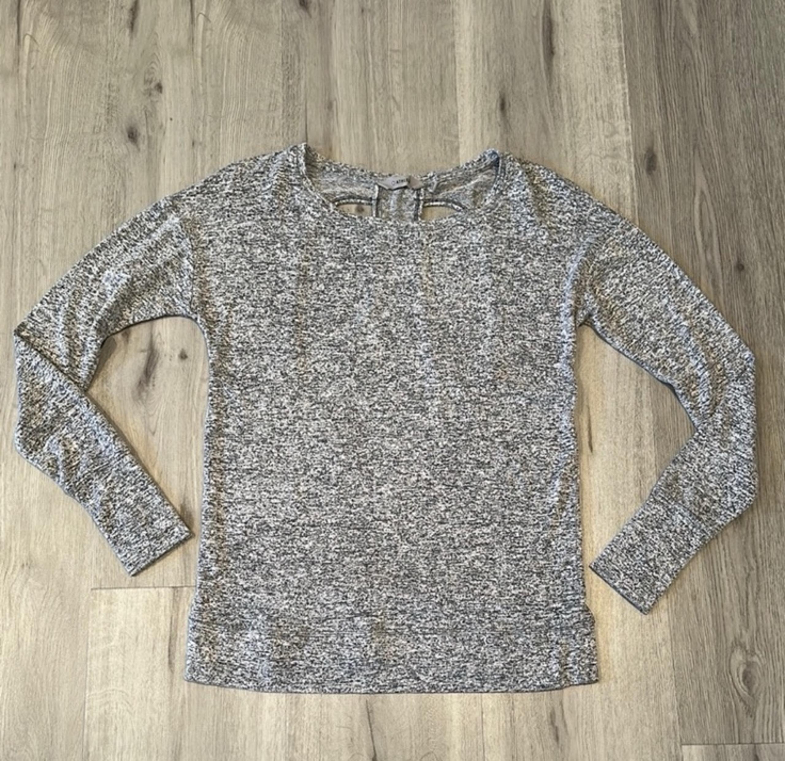 ATHLETA women's long sleeve open back top XS
