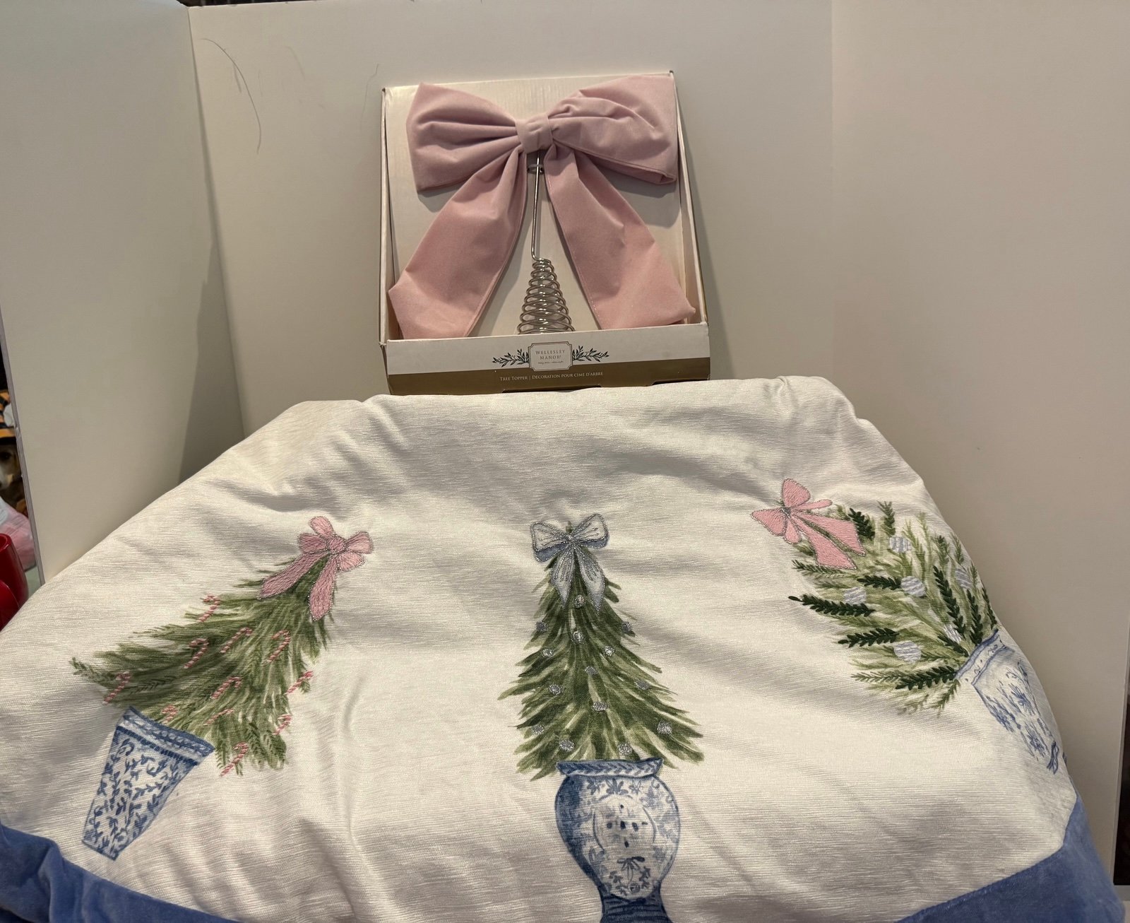 GORGEOUS Laura Ashley Holiday Tree Skirt with Pink Bow Tree Topper- 2 Items- NWT