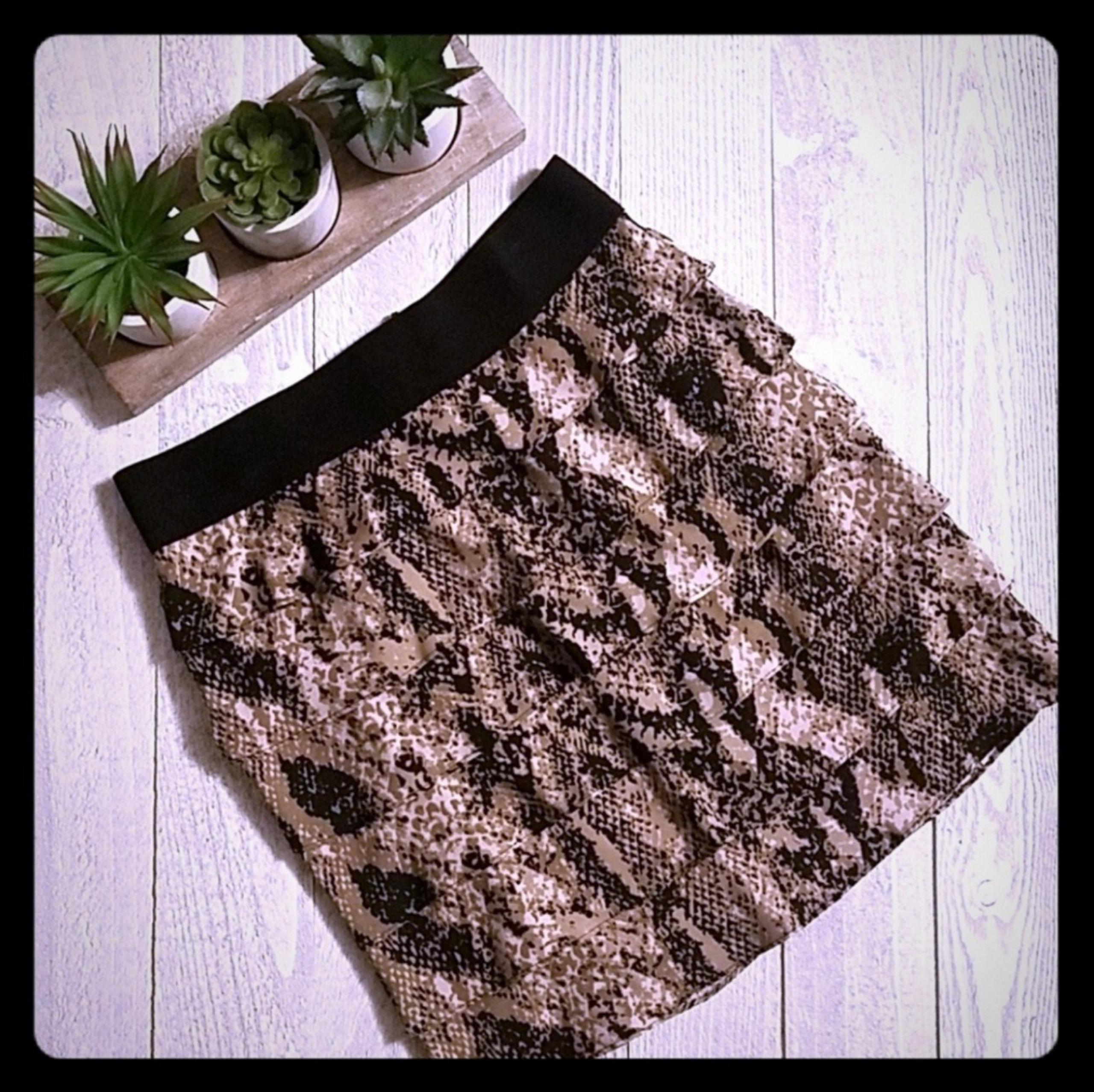 Alfani Ruffled Tiered Skirt (Size 6)