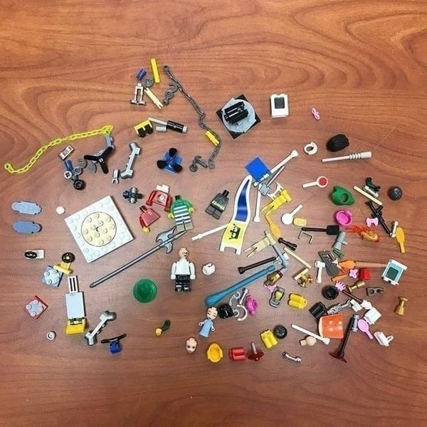 Lego minifigures accessories - pieces - parts and other stuff