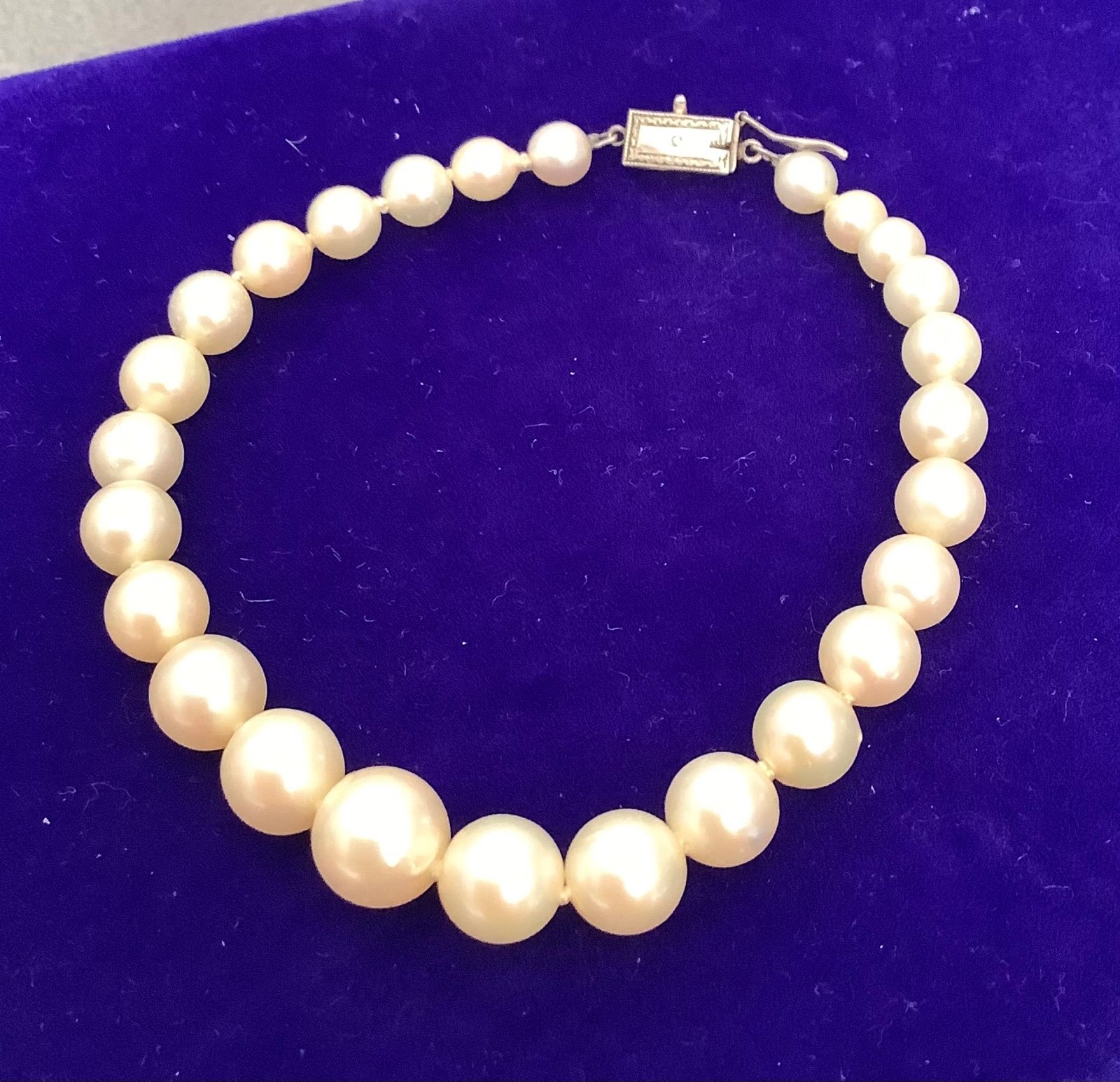 Authentic pearl bracelet