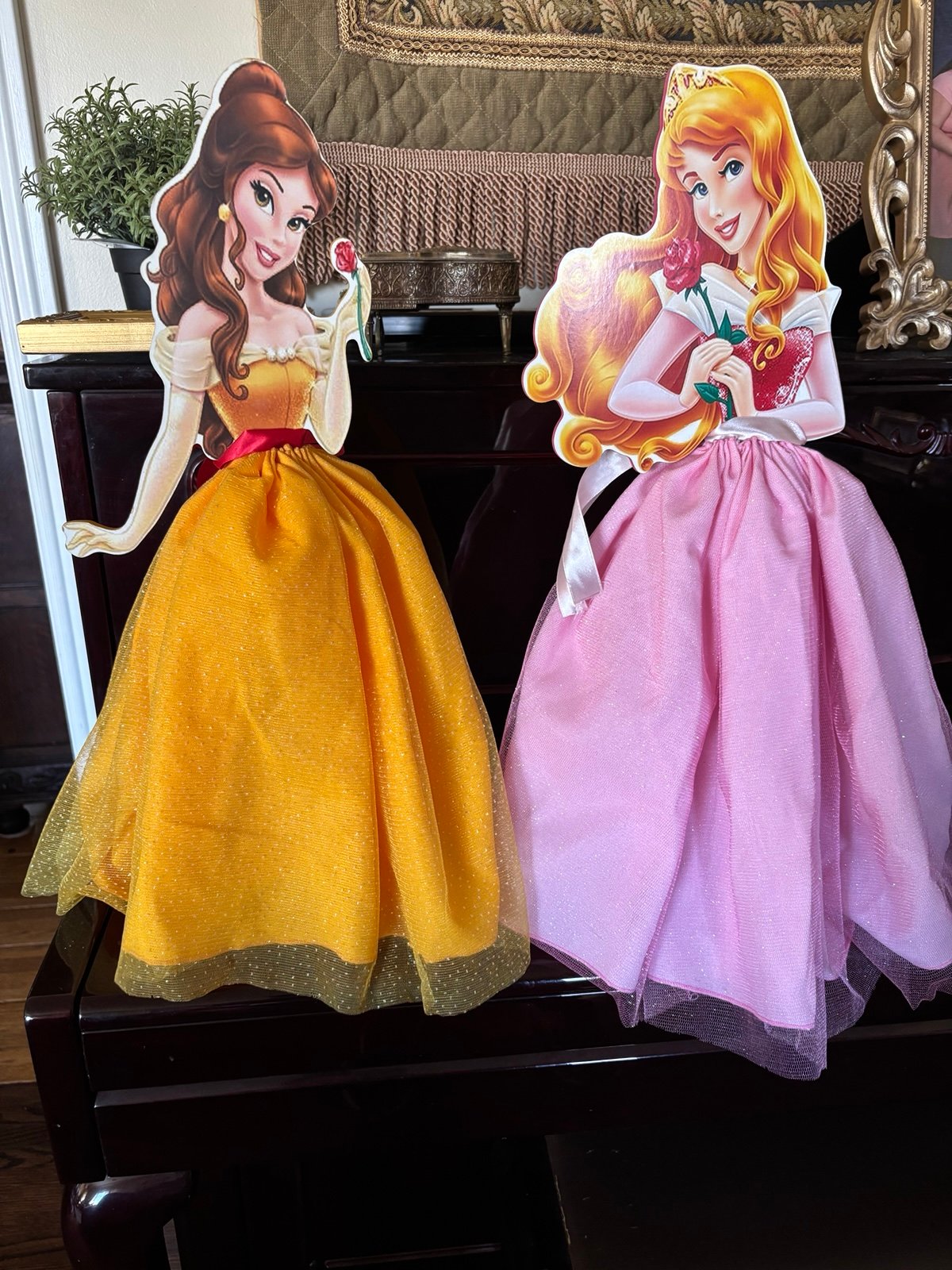 Disney Belle & Aurora 3D party decoration stands big bundle