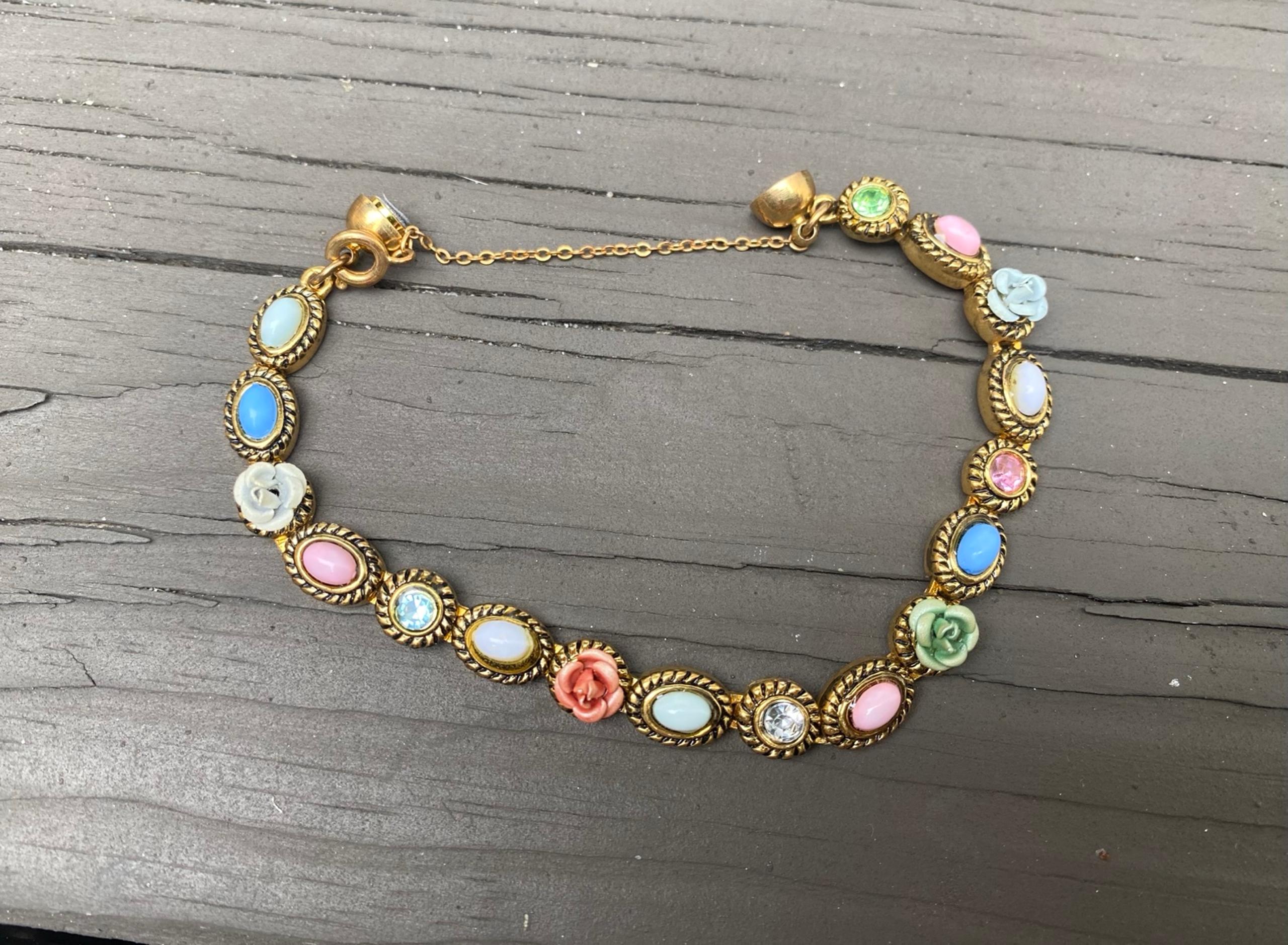 Vintage Rhinestone Flower Bracelet, glass bead Costume jewelry