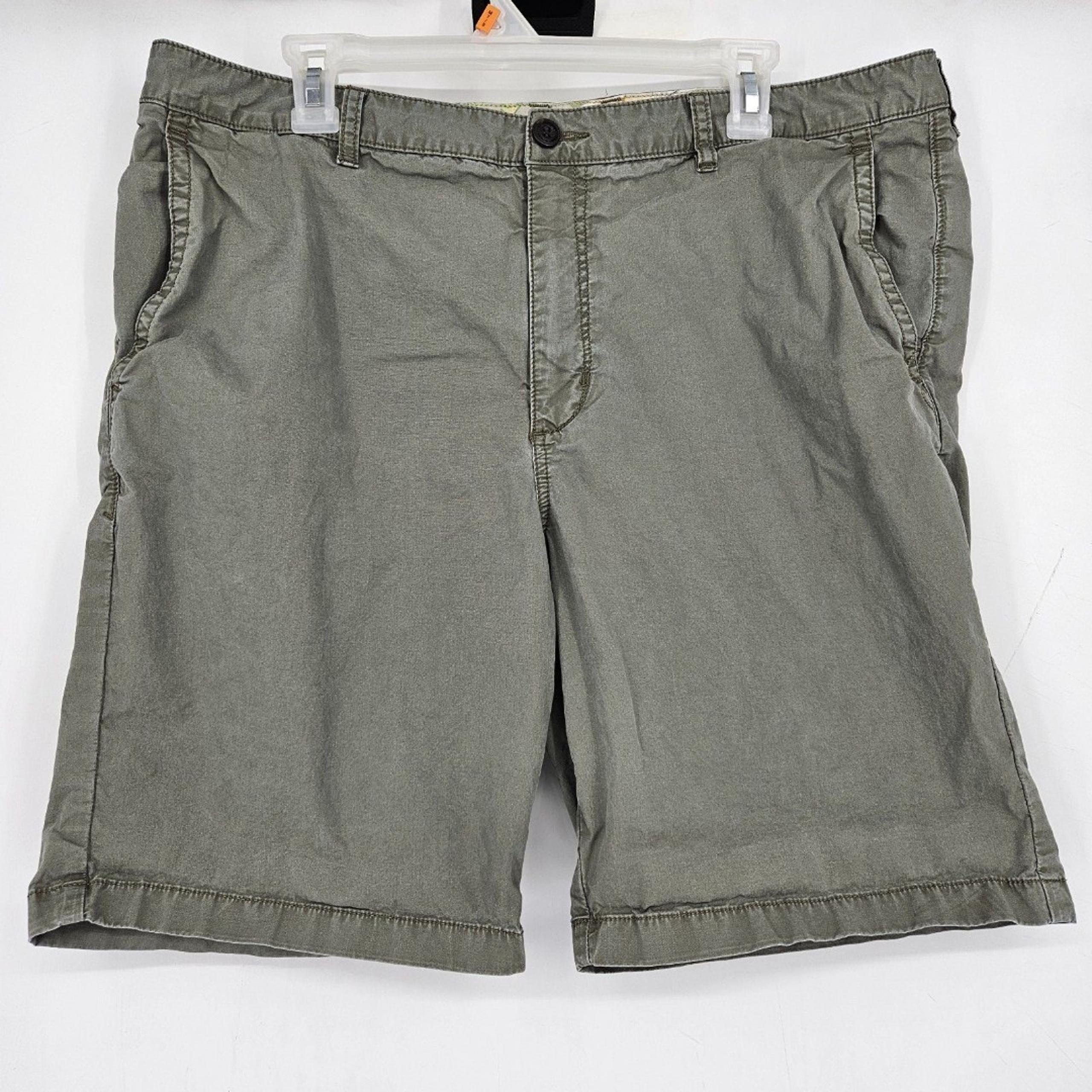 Tommy Bahama Shorts Mens 38 Flat Front Chinos Casual Preppy Cotton Gray