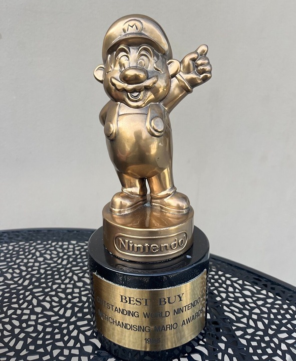 RARE Nintendo Super Mario Bronze Trophy / Statue Award 1996