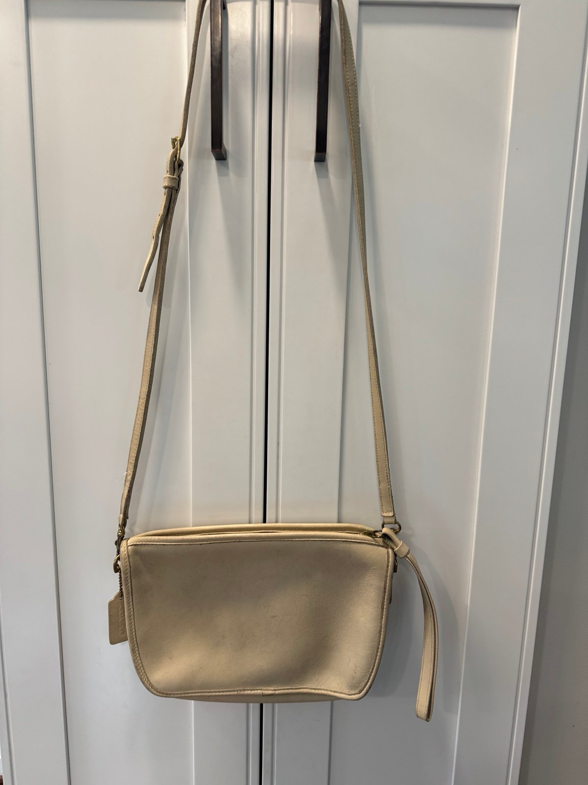 COACH Vintage Purse CROSSBODY SHOULDER BAG Bone Ivory Flaws