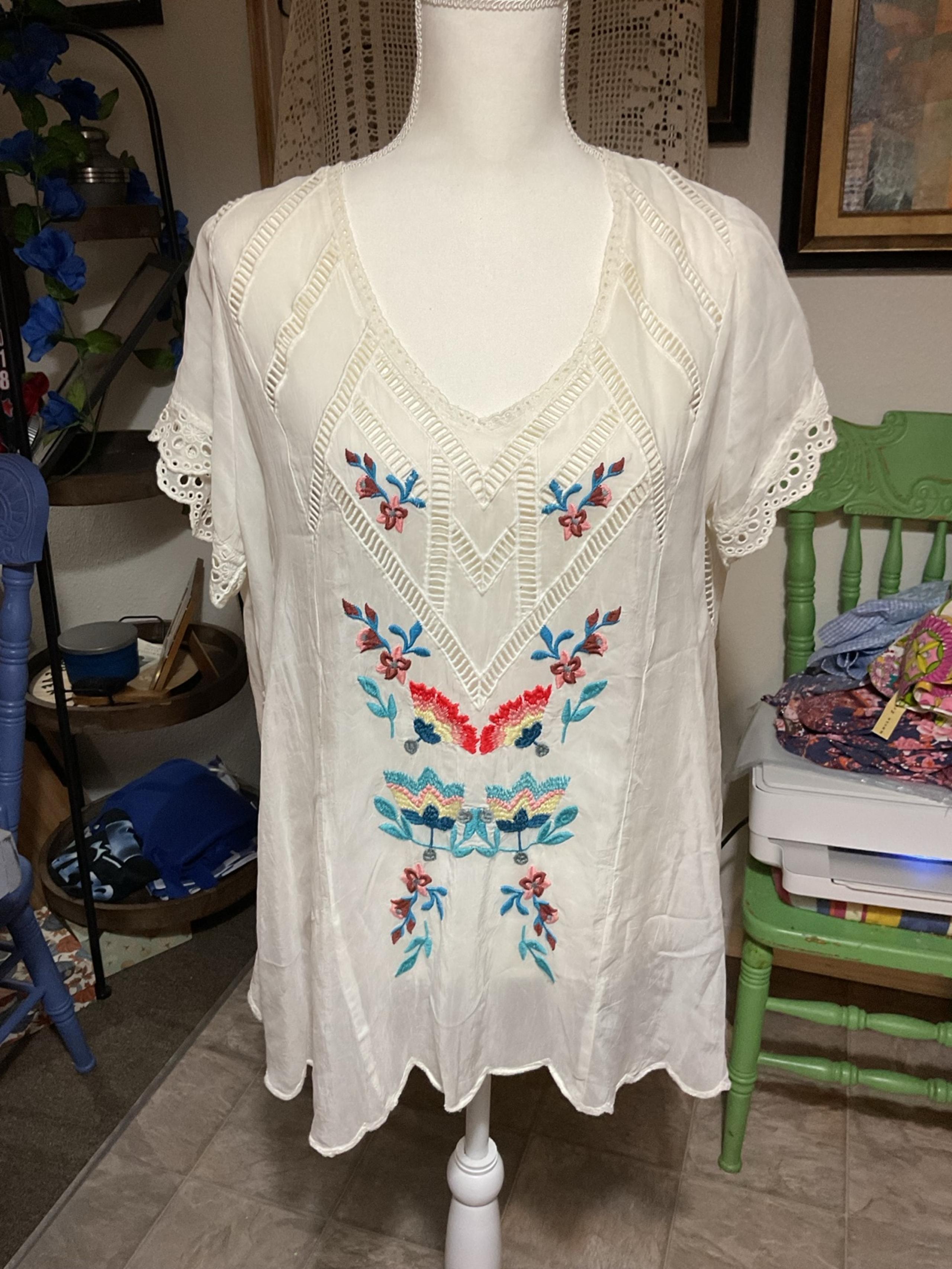 Johnny Was white Embroidered blouse Medium