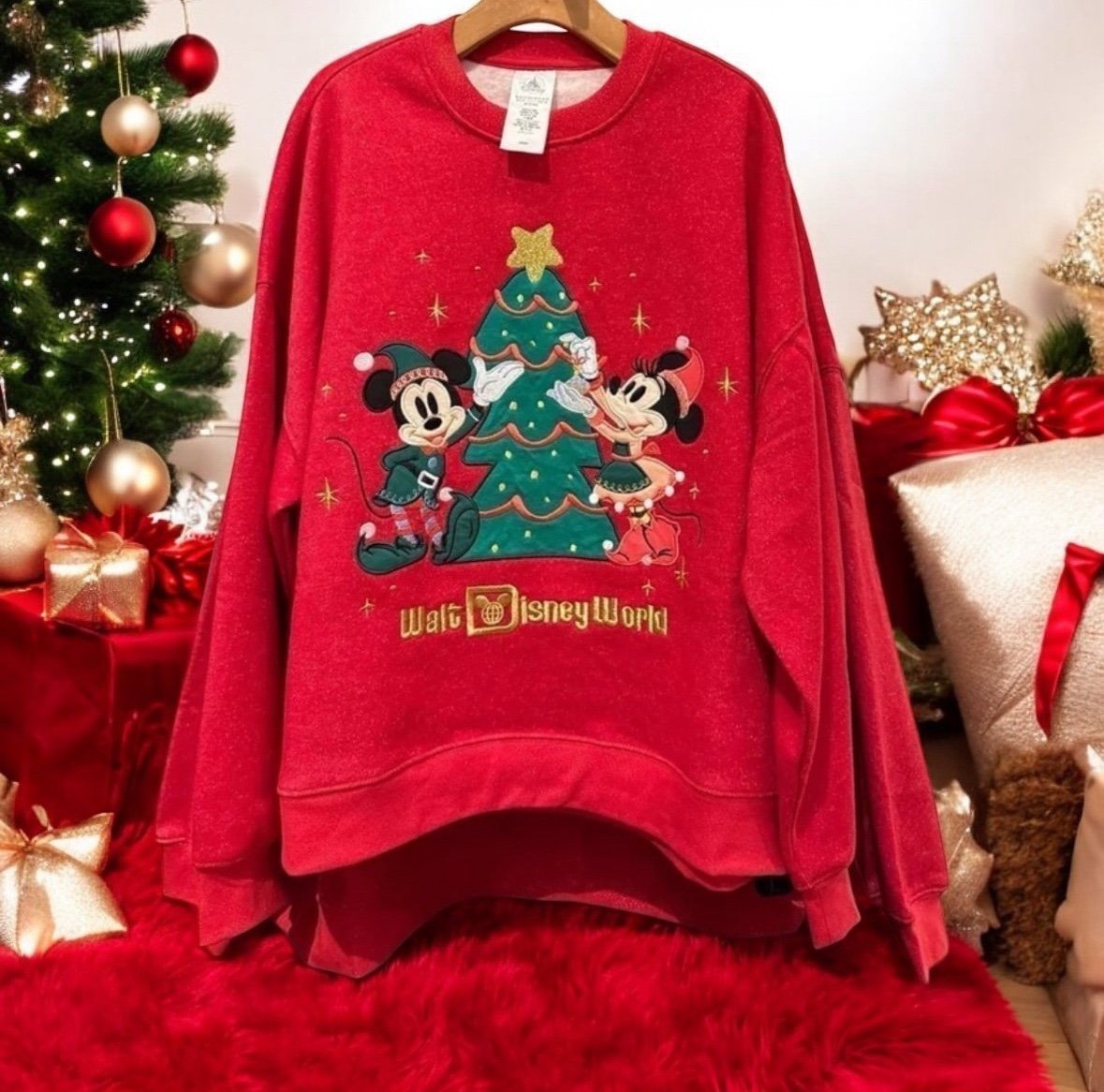 Disney Parks 2024 Mickey & Minnie Mouse Christmas Sweatshirt
