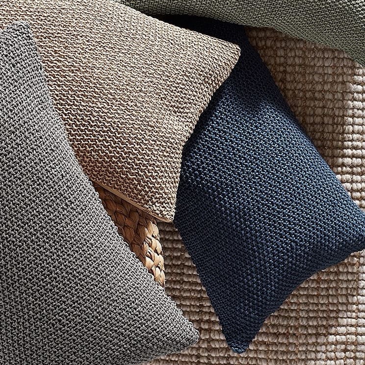 Pottery Barn Linen Seed Stitch Navy Lumbar Pillow Cover 26 x 26