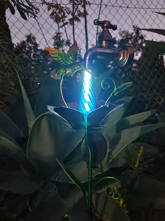 36 H, HUMMINGBIRD Floating Spigot Water Drop Solar LED Stake