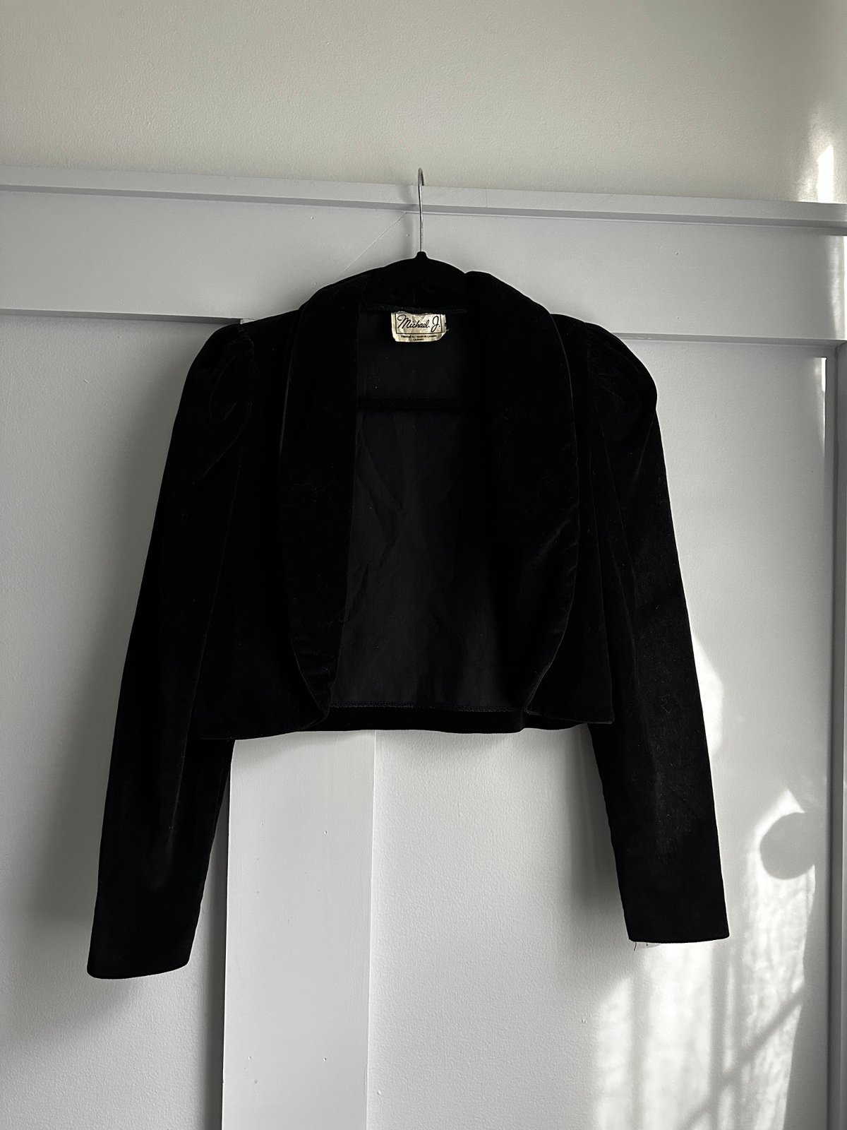 Black Velvet Cropped Blazer