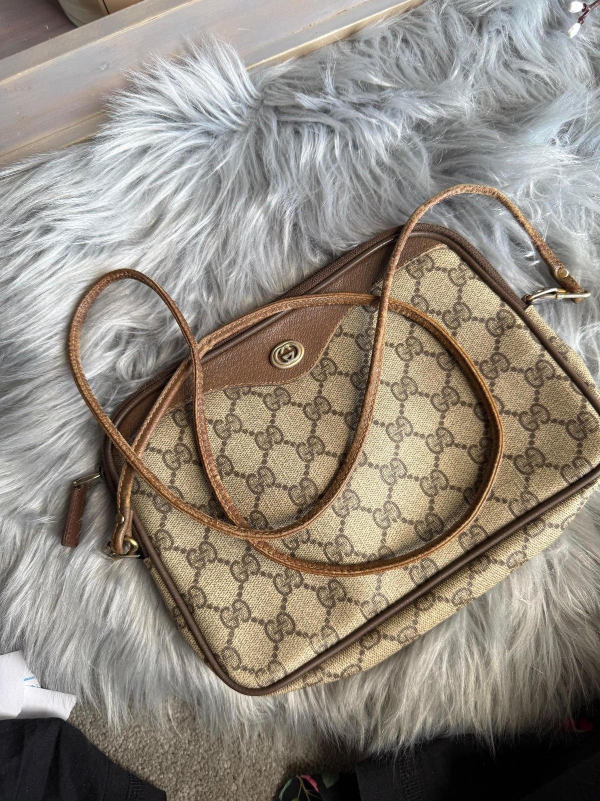 Authentic Gucci vintage GG canvas crossbody bag