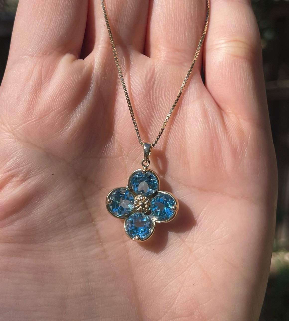 14k Yellow Gold Round Blue Topaz Clover Pendant 6.80ct