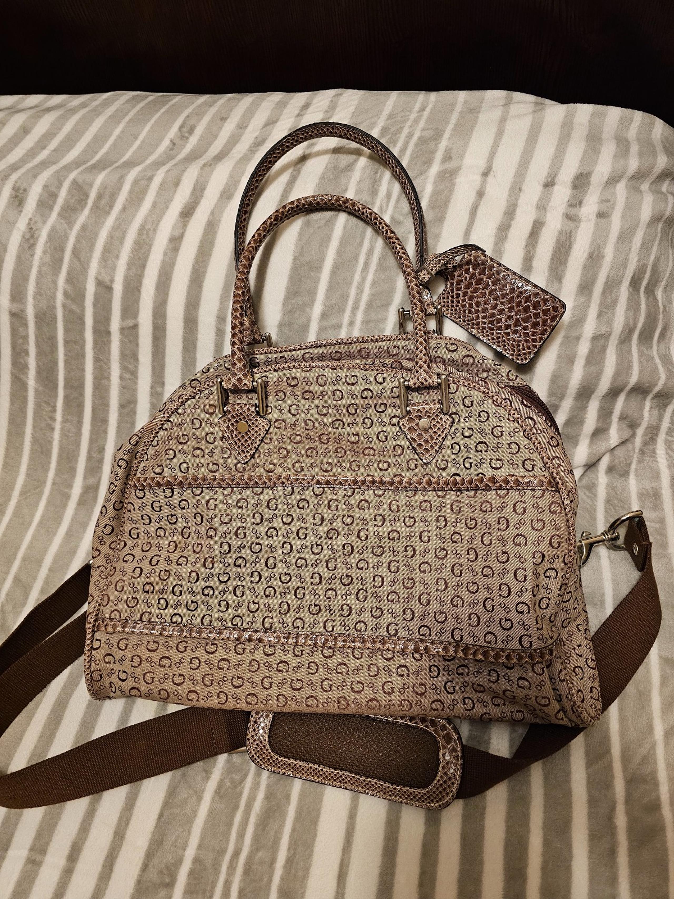 GUESS Women's Tan Beige Logo Print Large Tote Trawler Duffle Bag