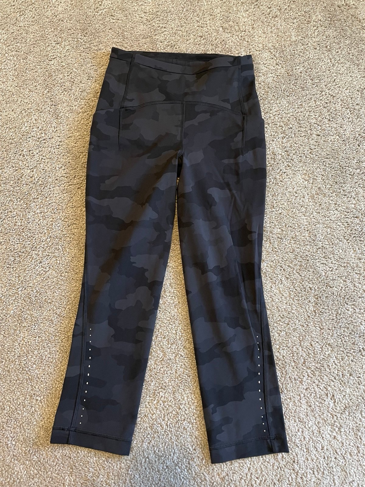 NWOT Lululemon Swift Speed HR Crop 21 L *Luxtreme Four Way Stretch Size 4
