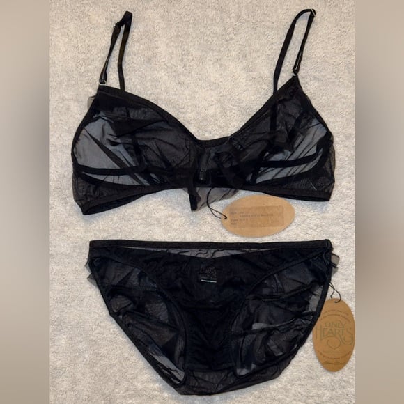 *RARE* Only Hearts - Whisper Ruffle Bralette L & Matching Ruffle Bikini SM - Set