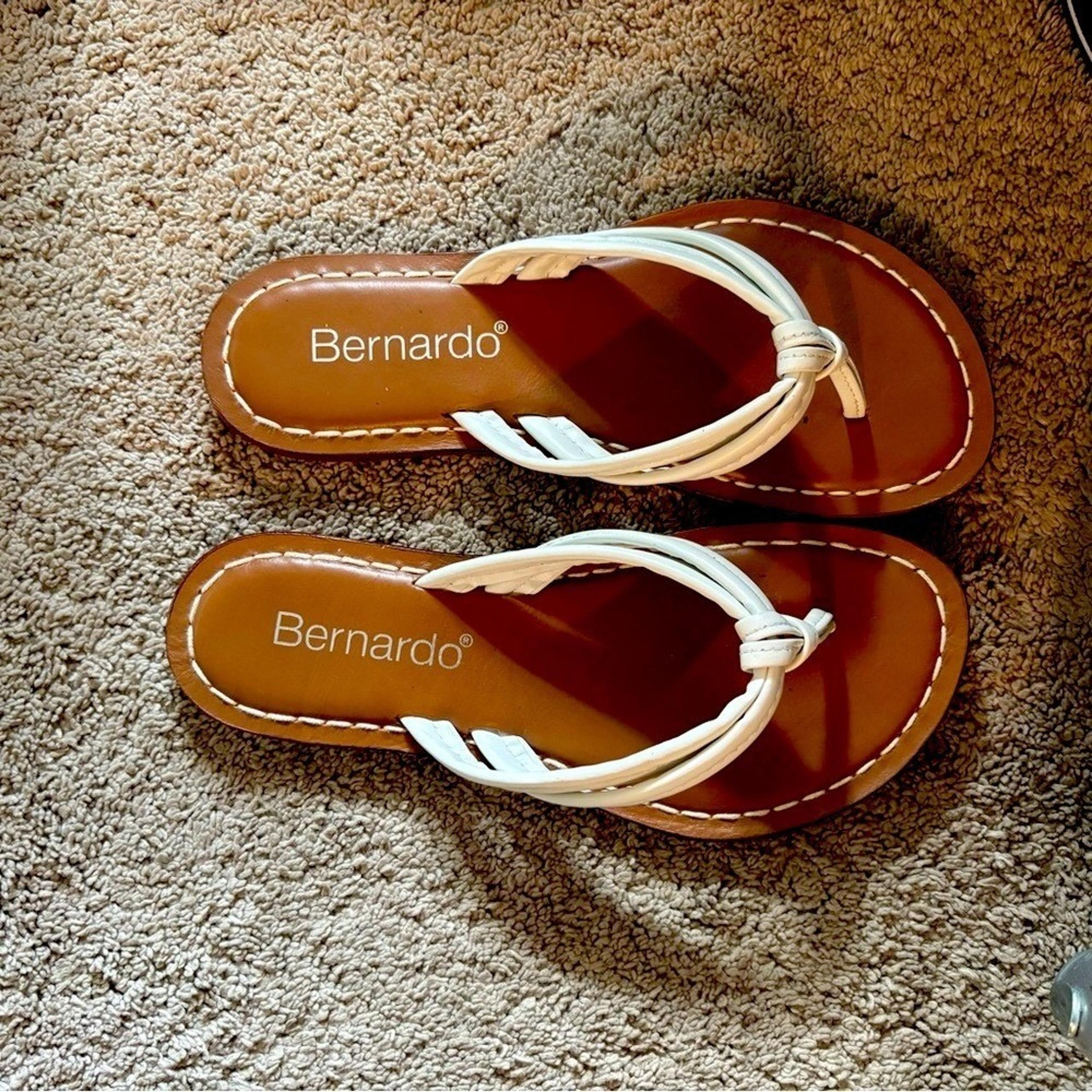 Bernardo White Sandals Elegant and Comfortable