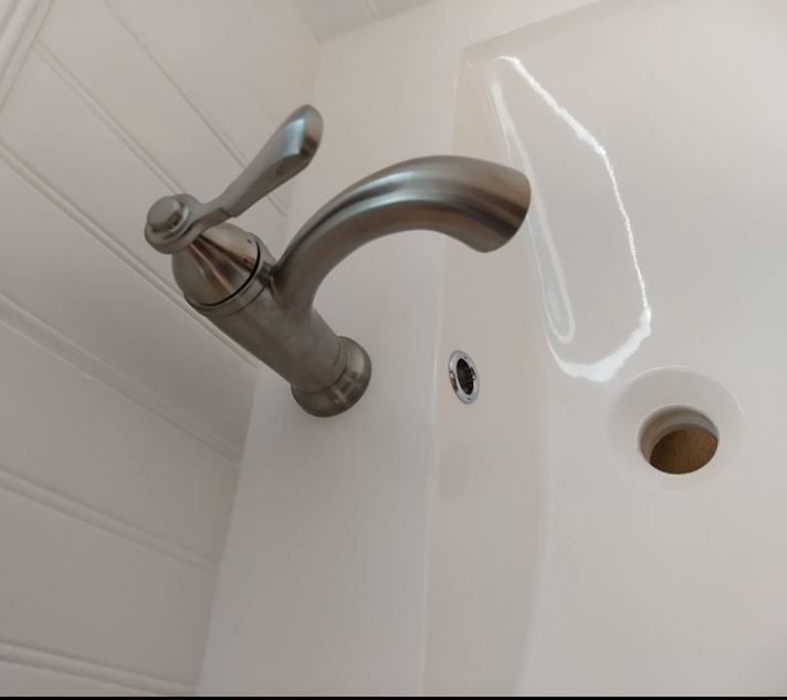 Elmhurst Handle Bath Faucet - Nickel