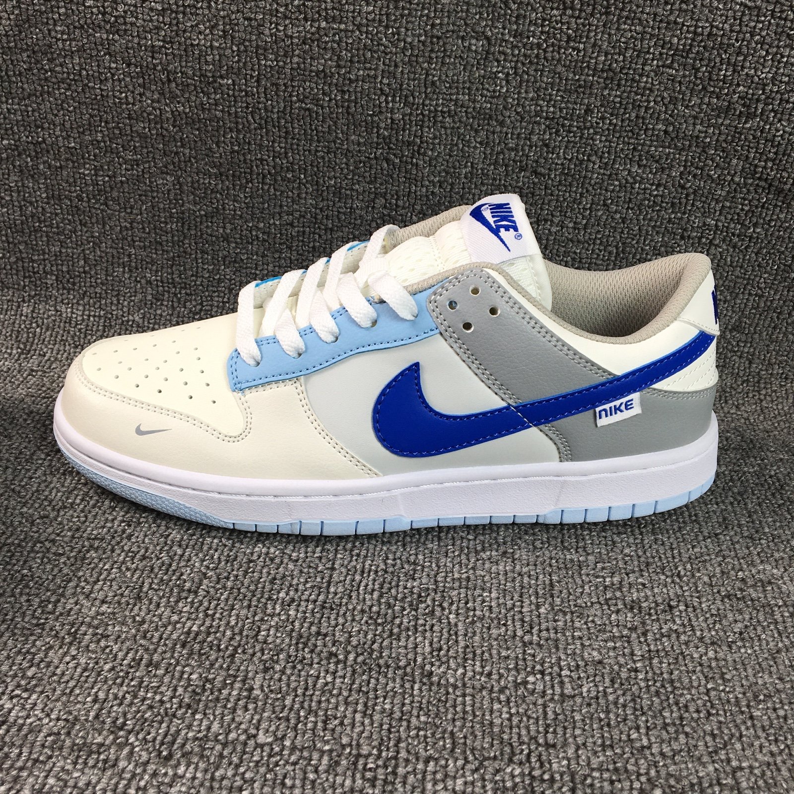 Dunk Low Shoes size 9.5