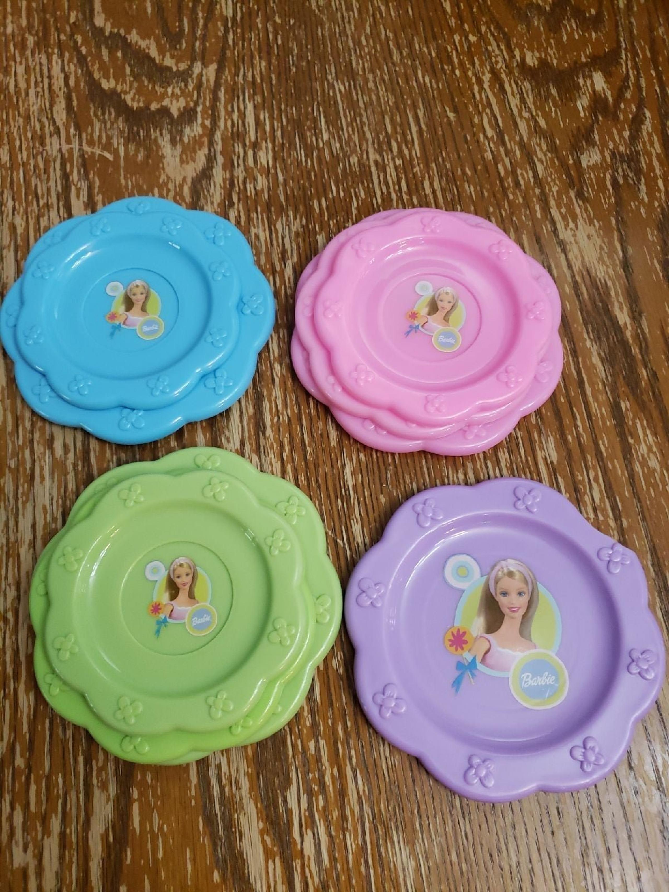 PRETEND PLAY KITCHEN PLATES - Barbie