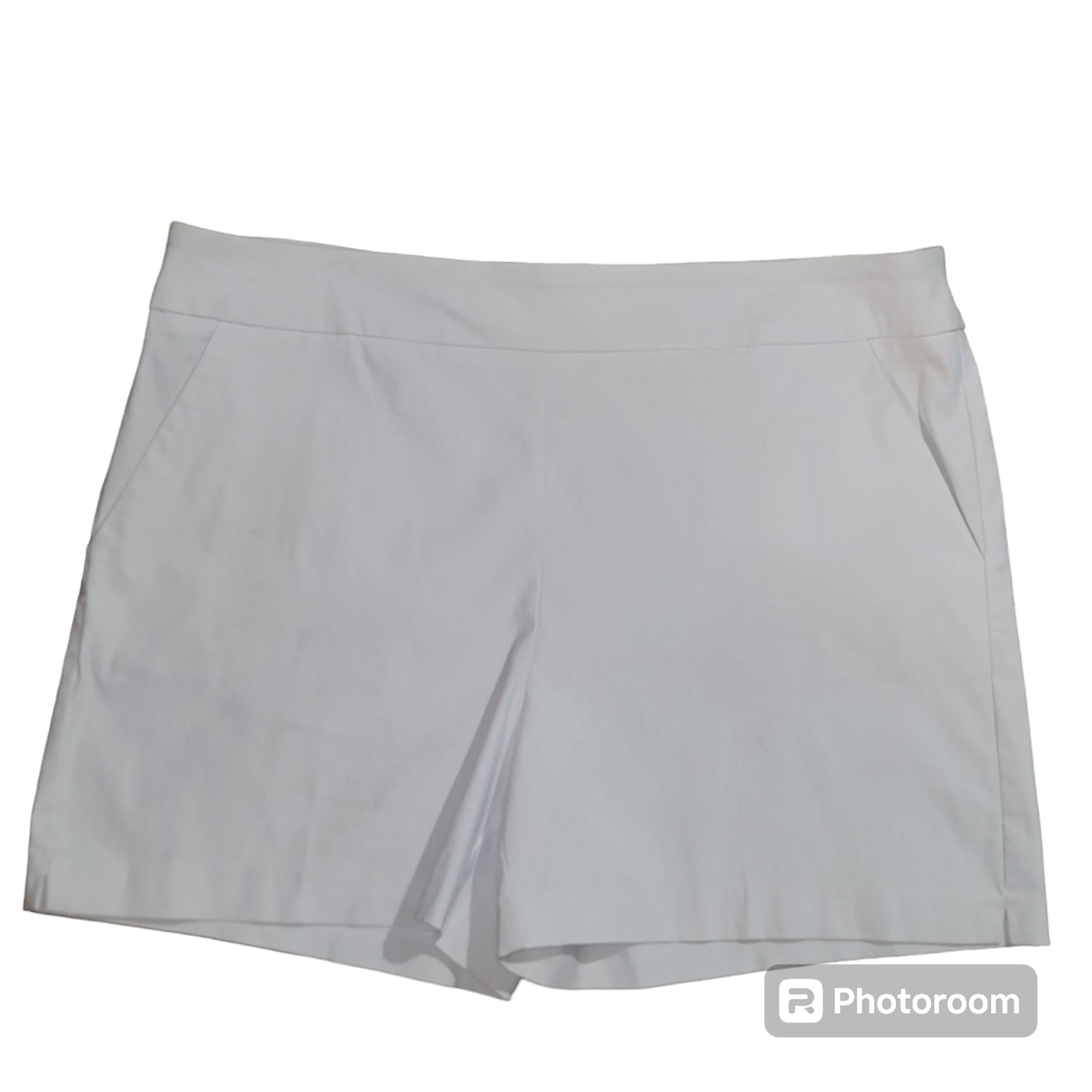 Time and Tru White Stretch Shorts Womens Size XXL (20) Inseam 4.5" Pockets NWOT
