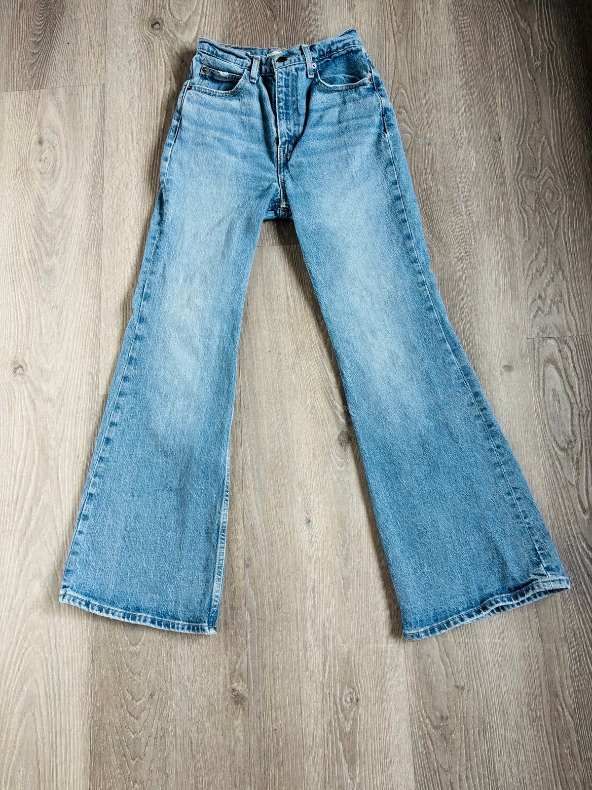 Levi’s 70’s High Flare Jeans Size 24 X 28 (tag 25 X 30)