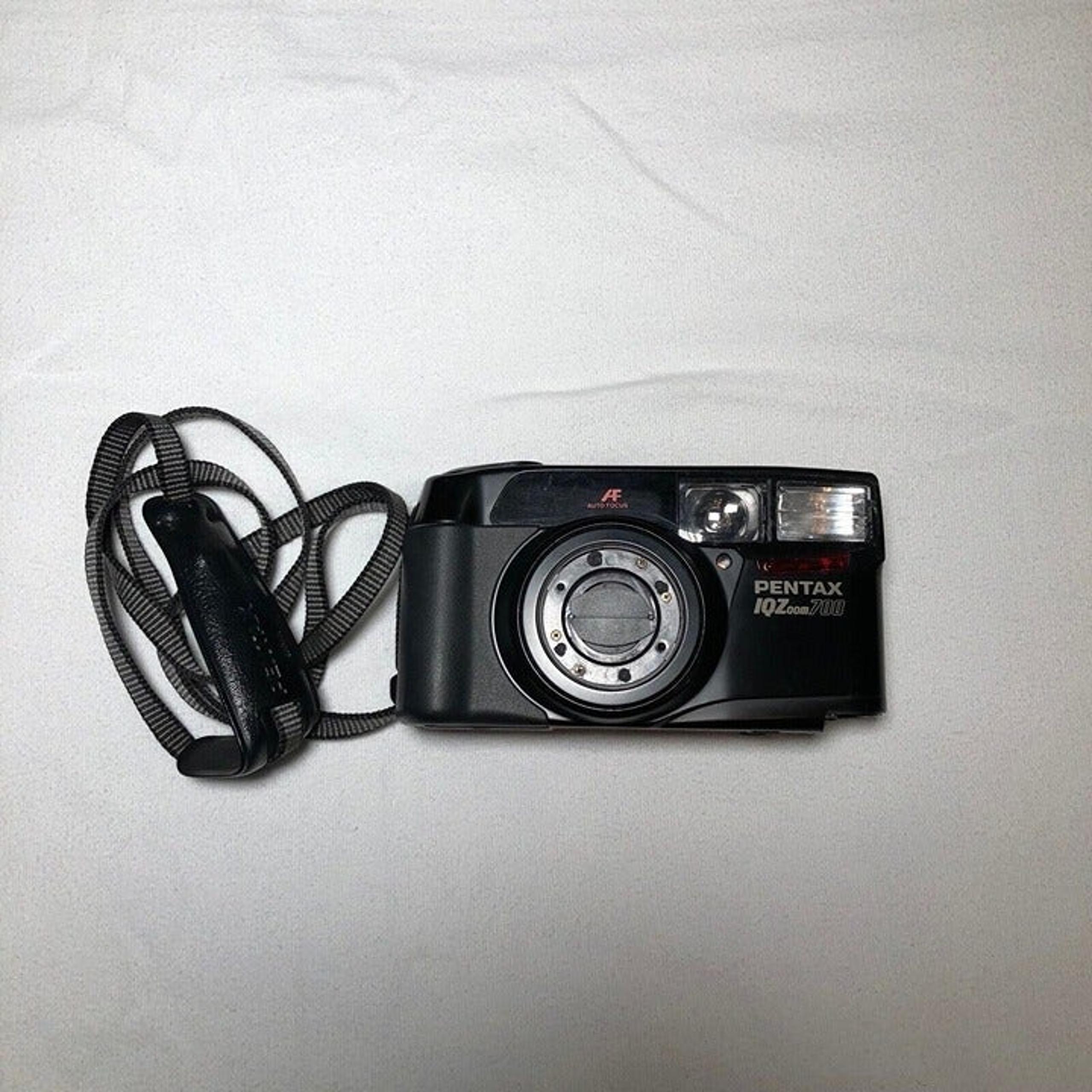 IQZoom700 35mm film camera ***PARTS ONLY *** - Pentax
