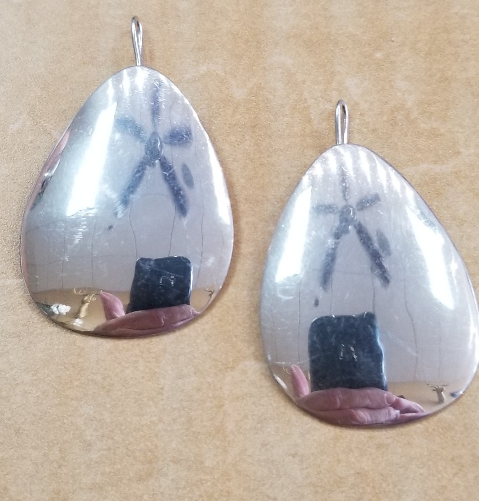 1 Pair Vintage Hook Earrings