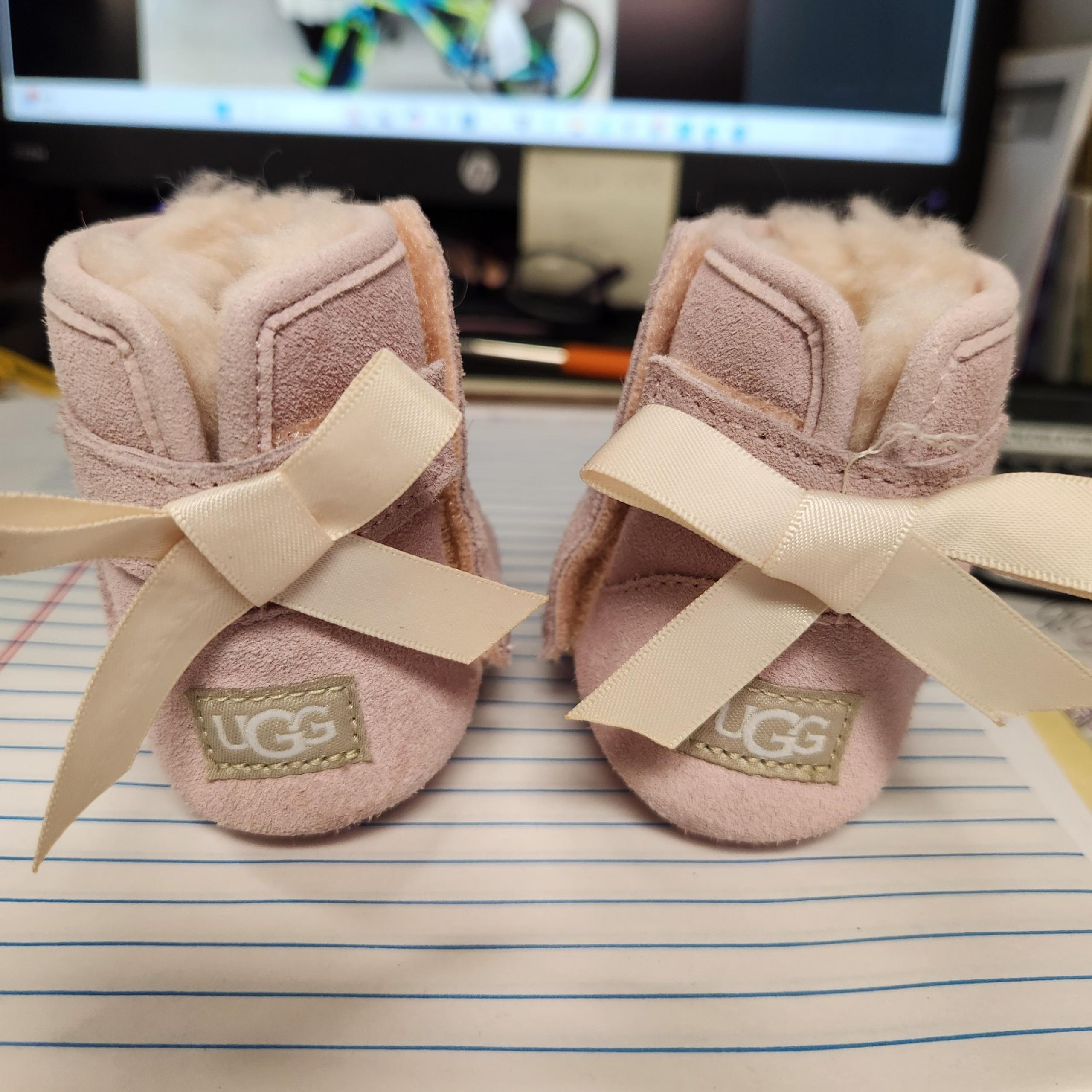 UGG