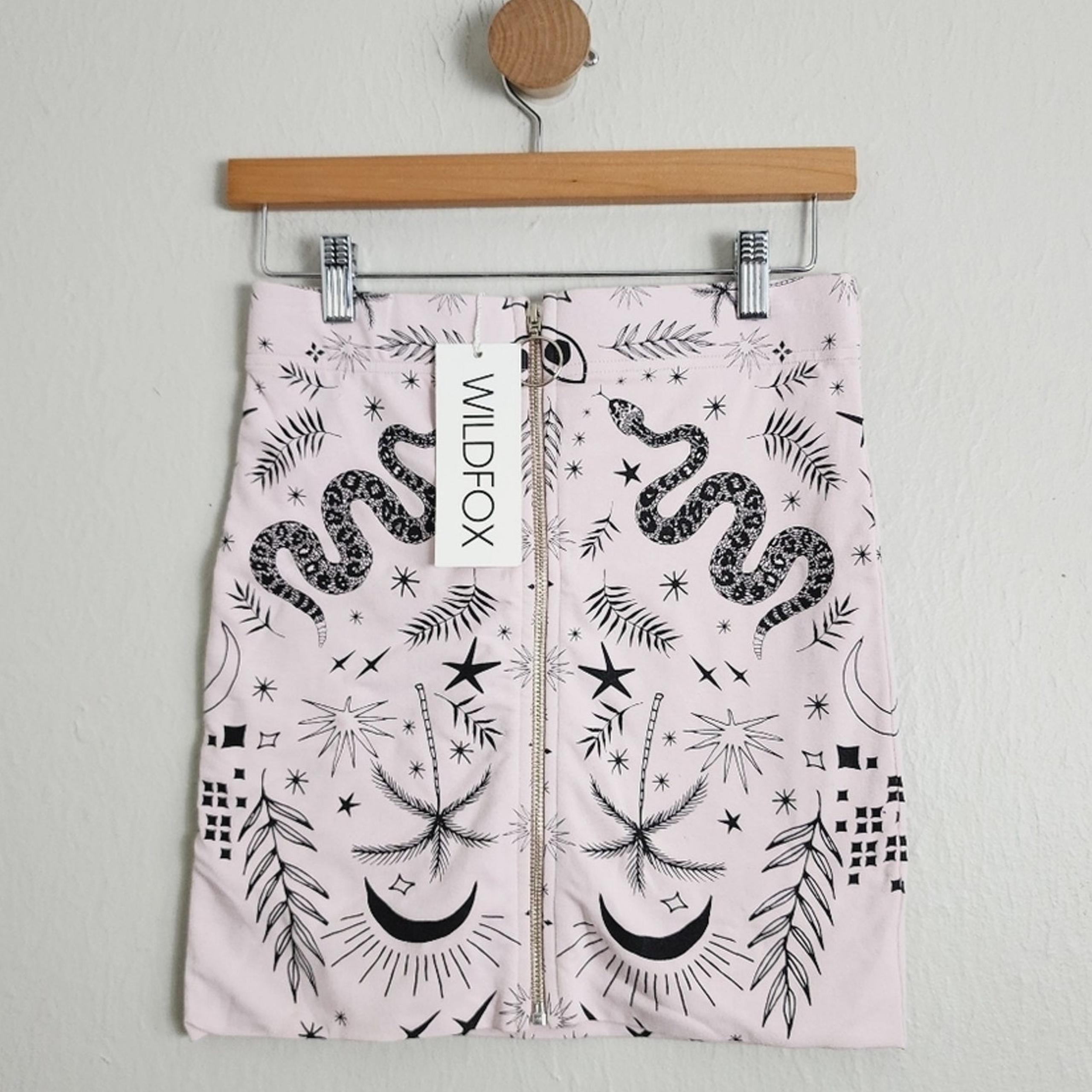 NEW Wildfox Radiant Bandana Gia Celestial Print Graphic Mini Skirt Rose Pink