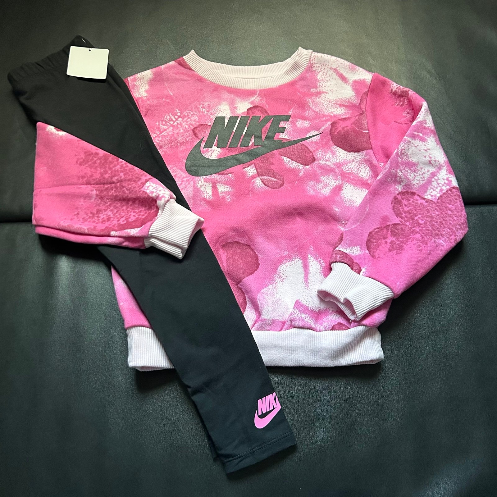 NWT Nike leggings & sweater set girls size 6