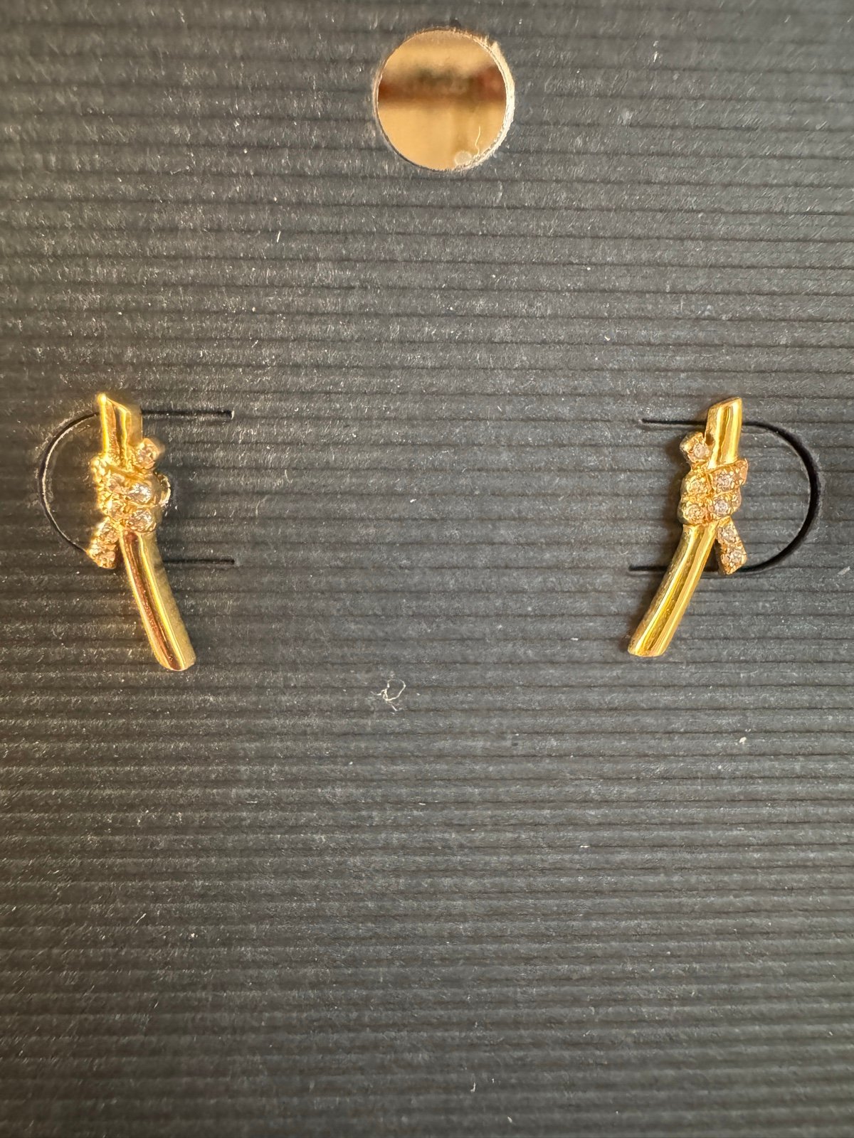 18k real saudi gold Light Weight Stud Ribbon With Cubic Zirconia Earring