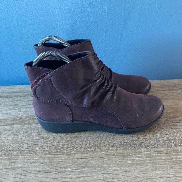 Clarks Cloudsteppers Sillian Sway Ruched Ankle Boots Booties Women's 5 US auberg