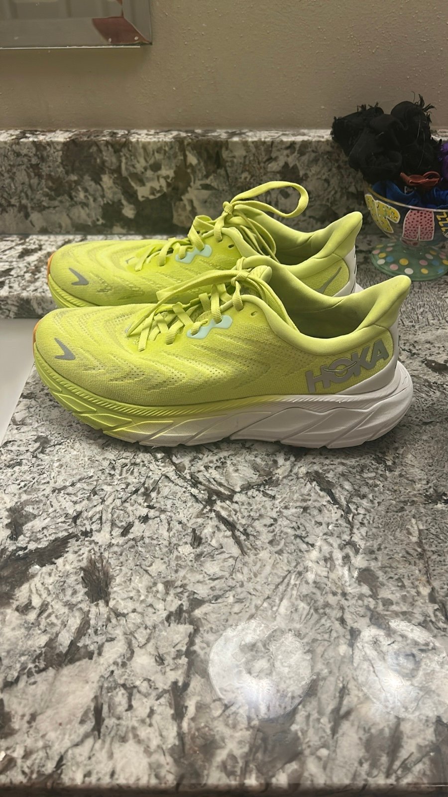 HOKA Arahi 6