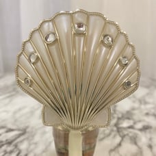 Seashell with pearls wallflower plug