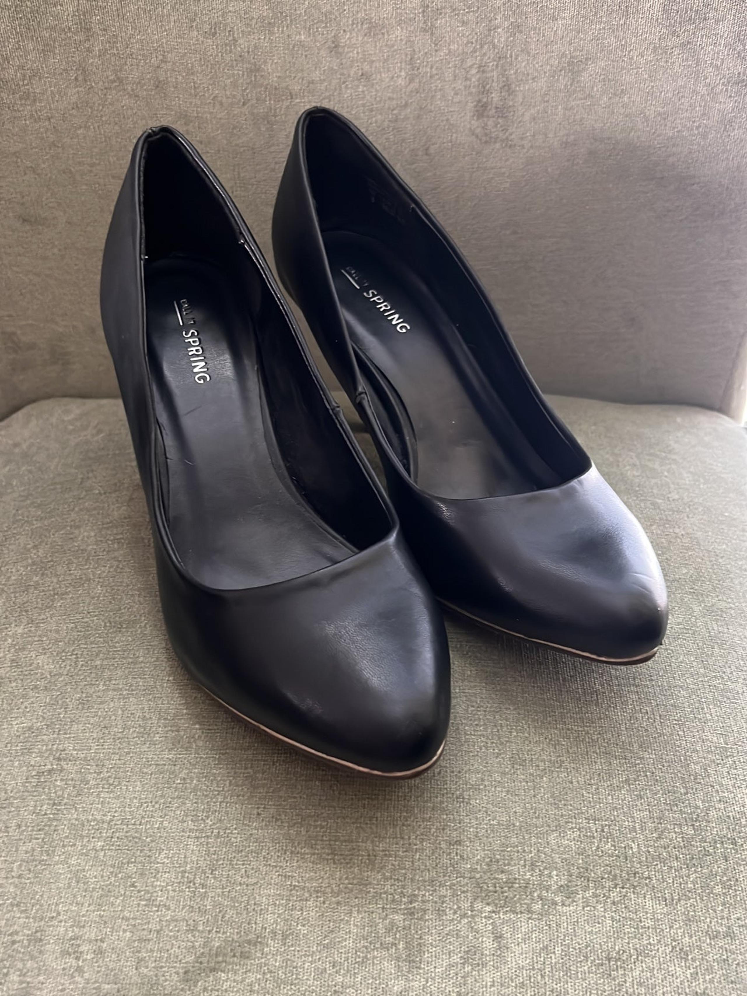 Heel Pumps Call it Spring Black