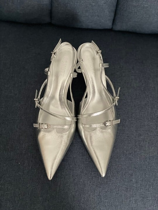 SCHUTZ silver kitten heels 7.5 like new