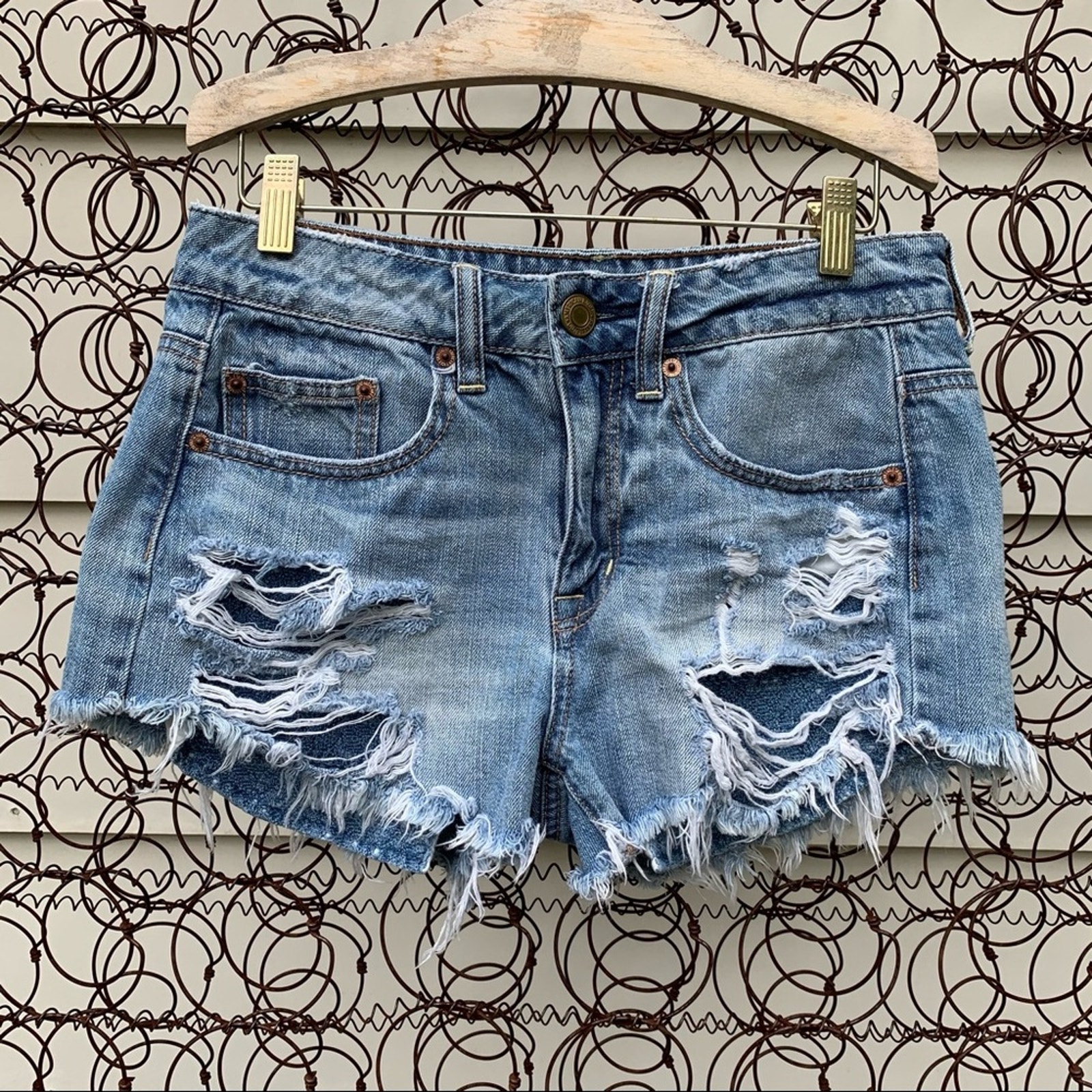 AEO Hi Rise Festival Crochet Pocket Jean Shorts Size 2