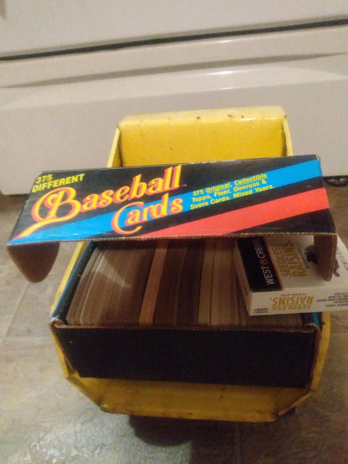 375 random baseball cards from 1988 mint