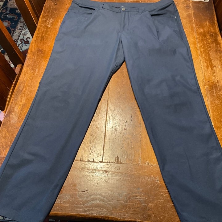 Lululemon ABC Classic Fit 5-Pocket Navy Blue Pants LM5426SA Mens Sz 38