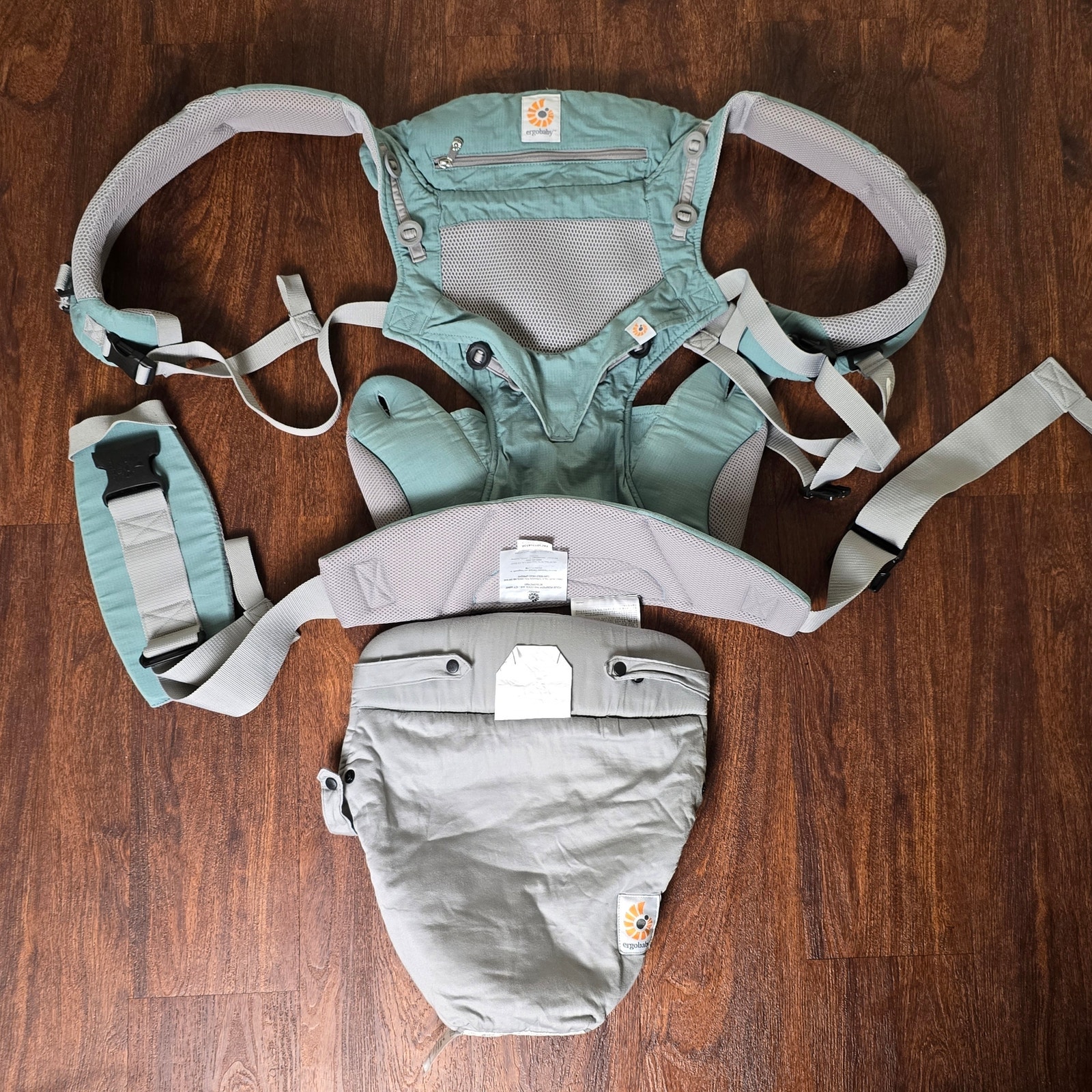 Ergobaby Four Position 360 Baby Carrier in Cool Air + Infant Insert - Like New