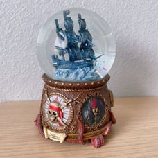 The Black Pearl Snow Globe - pirates of the Caribbean